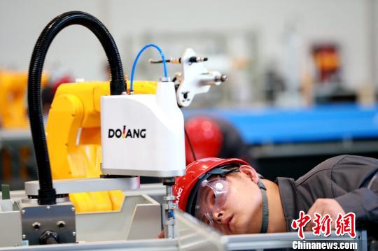 眾為興登陸第三屆工業(yè)機(jī)器人“國賽” 眾為興登陸第三屆工業(yè)機(jī)器人“國賽”