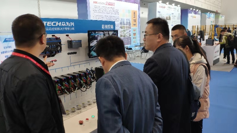 眾為興登陸第三屆工業(yè)機(jī)器人“國賽” 眾為興登陸第三屆工業(yè)機(jī)器人“國賽”